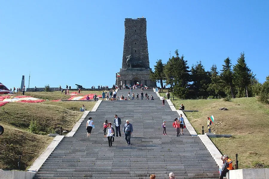 Знаме на Шипка ядоса Украйна