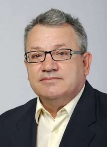 Батко надупчи със съчми 13-годишен