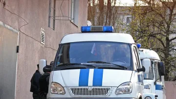 Уволняват полицайка за проституция в Русия