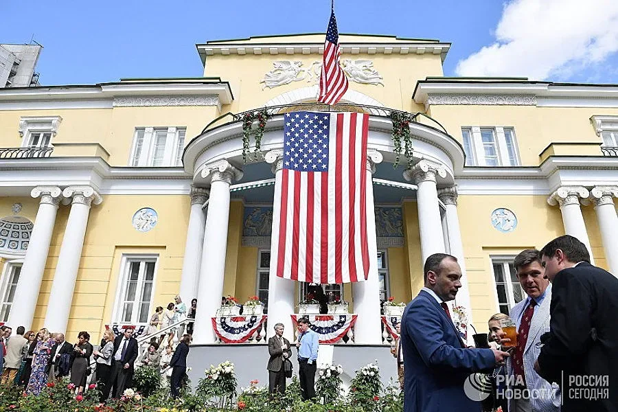 Москва: САЩ сами си орязаха персонала у нас