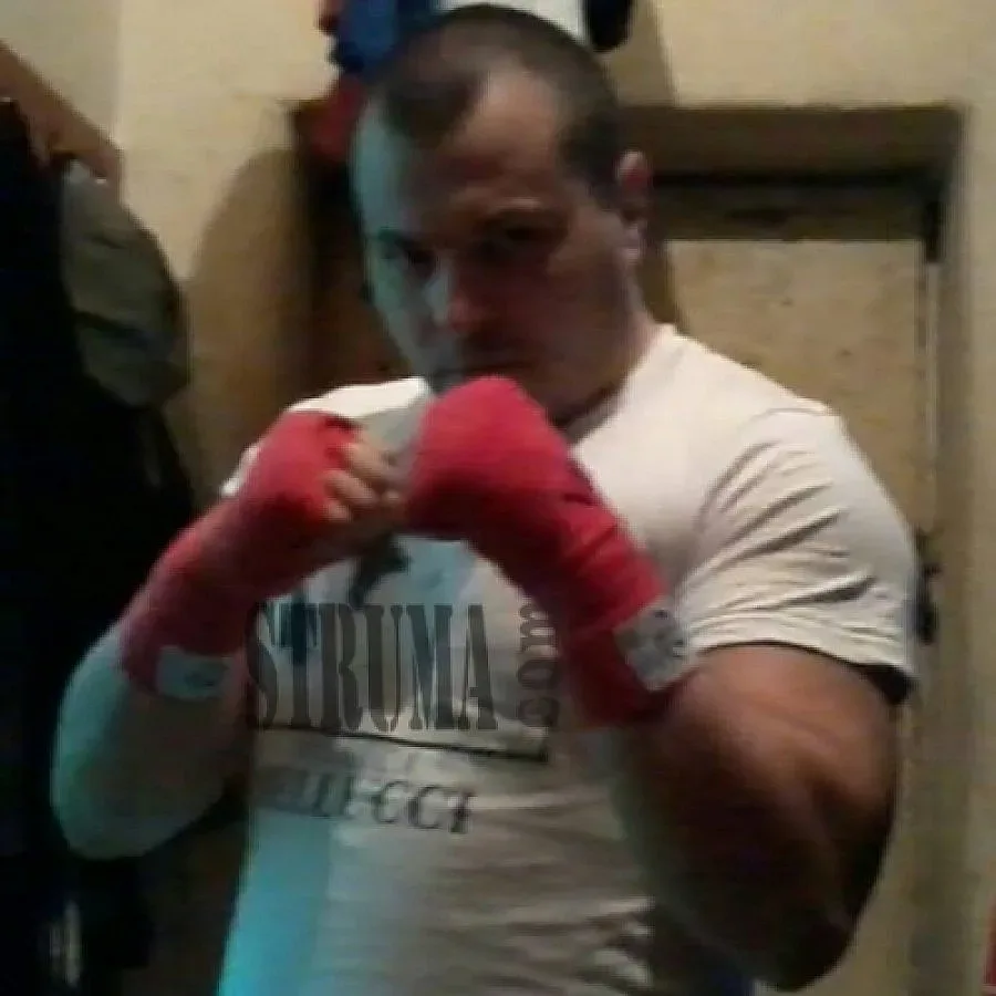 Фараона наръгал Саботана пред дискотеката в Сандански