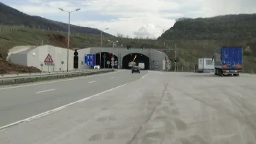 Чистят от "Люлин" от масло 