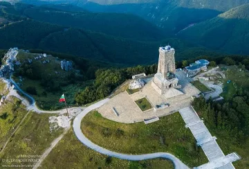 Радев: Шипка е свято място /ОБНОВЕНА/