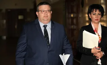 Цацаров: Бързо производство за всеки, който посегне на лекар