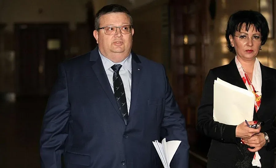 Цацаров: Бързо производство за всеки, който посегне на лекар