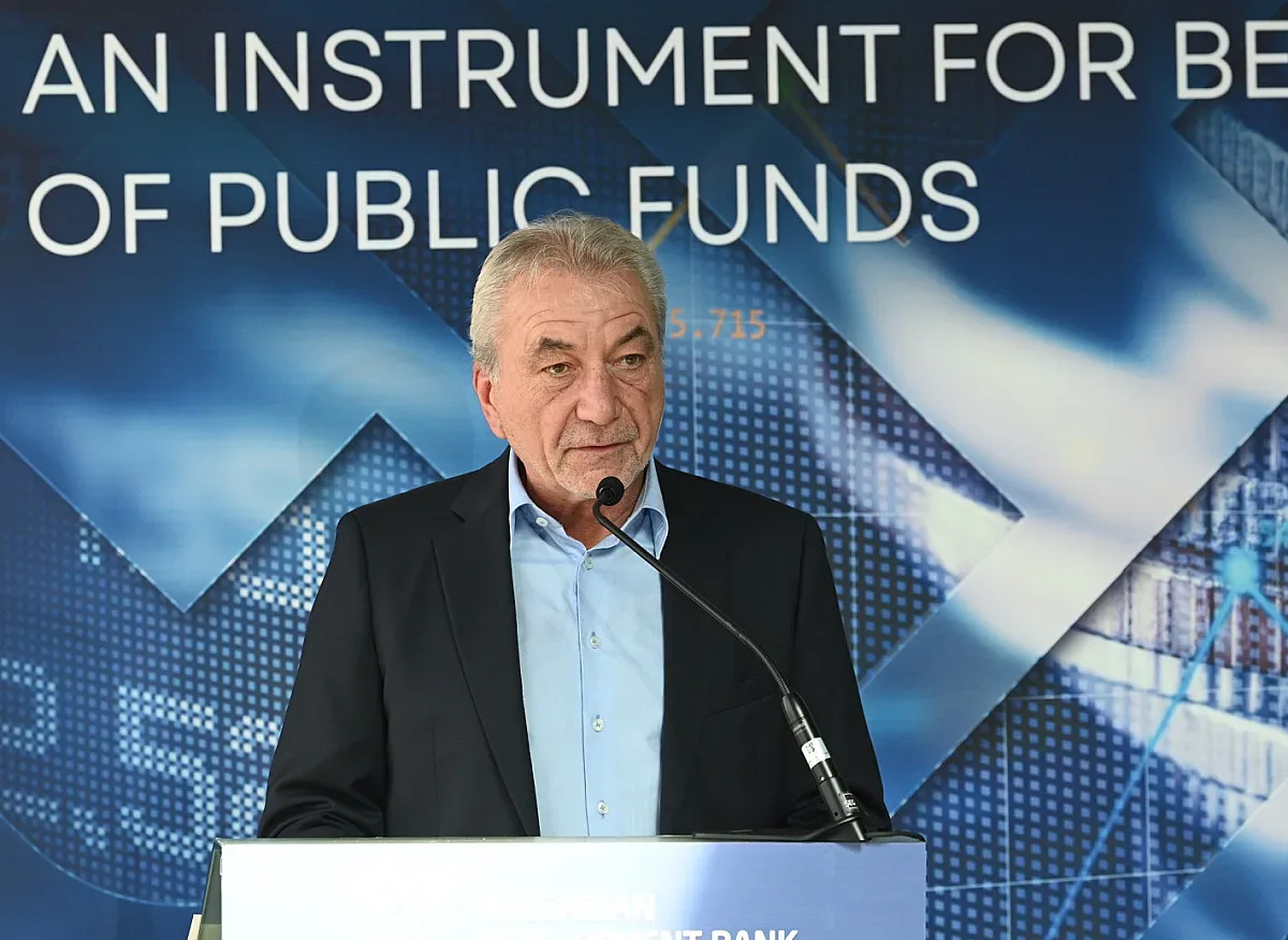 Росен Карадимов с позиция за броенето на бюлетините на изборите