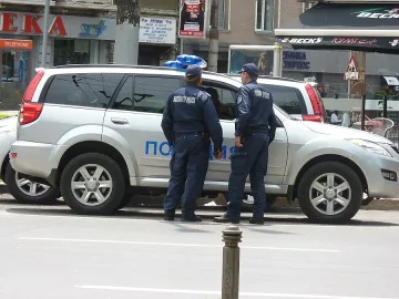 Полиция заварди семейството на Иван