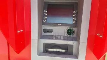 Неизвестен пробвал да разбие банкомат в Благоевград