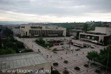 27-годишен трошил улични камери с чук