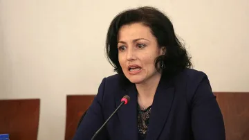 Десислава Танева дари кмет с две принцеси