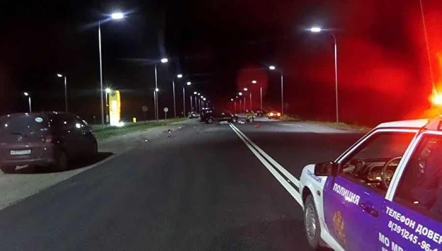 Автомобил гази пешеходци в Русия, има жертва