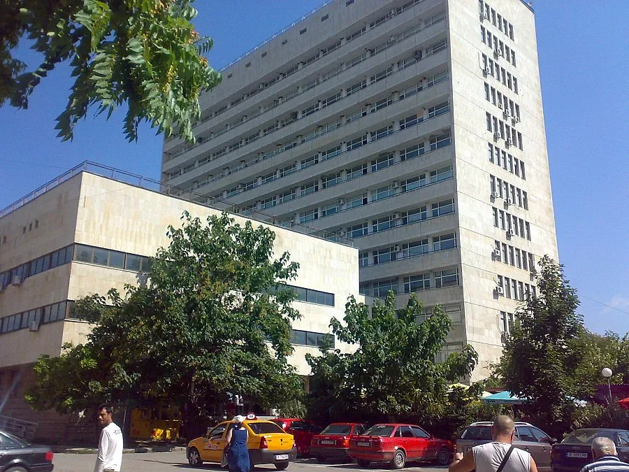 Пожарникар издъхнал в болница след падане