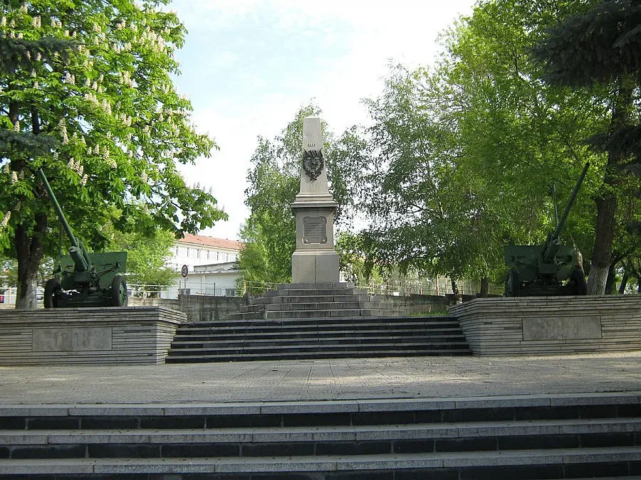 Трима на съд за бой над полицай