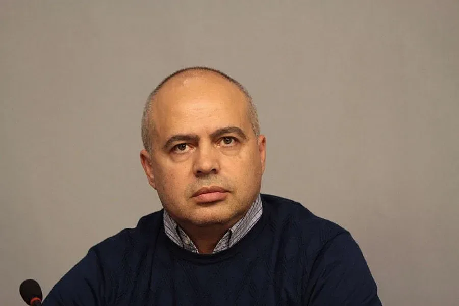 БСП към премиера: "Цариградско" издържа 11 години, "Черни връх" - 11 дни