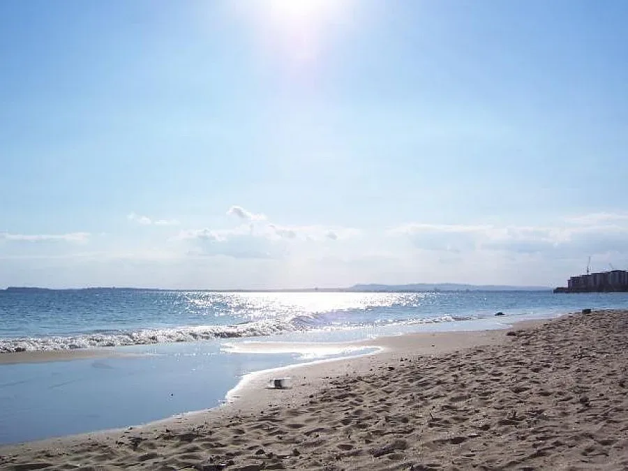 Млад мъж изчезна в морето край Несебър