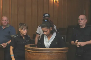 Постоянен арест и за майката с бебето от Западен парк