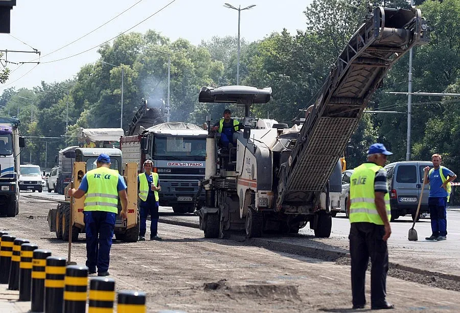 Гледай Орлов мост, мисли за „Тракия"