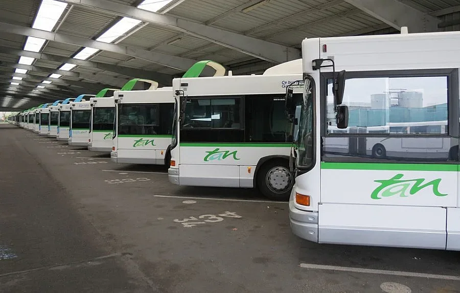 Френски град остана без транспорт заради насилие