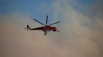 Евакуираха детски лагери заради пожар в Гърция