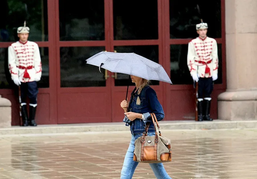 Жега в Ехово, а в Драгоман - есен