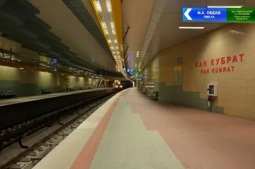 Тийнейджър в болница след бой в метростанция