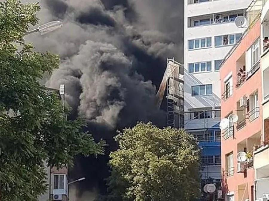 Голям пожар в бургаски квартал