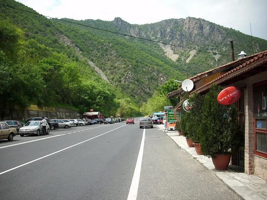 АПИ с 5 варианта за "Струма" край Кресна