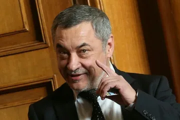 Симеонов смълча две заведения на Слънчака и арестува диджей