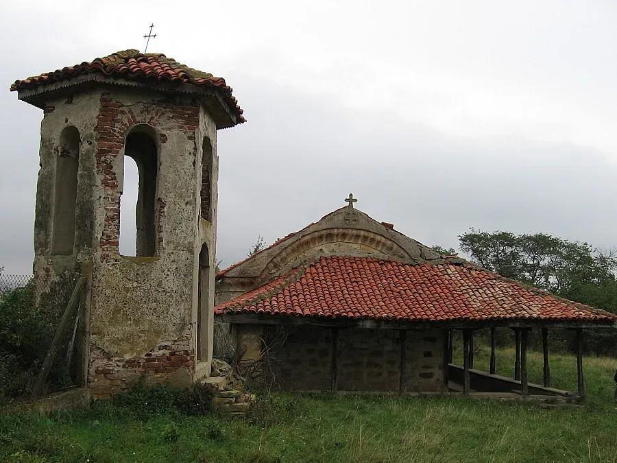 Ограбиха 16 икони от църква
