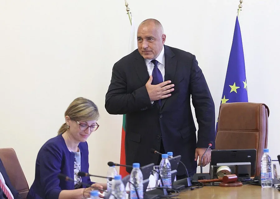 Поздравления, "Стандарт": Обективни сте