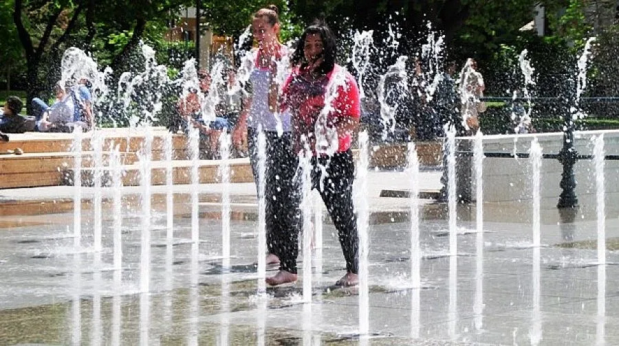 Горещо, без мълнии