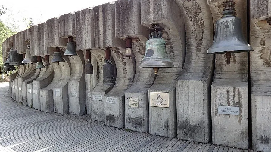 Нова камбана и концерт в "Знаме на мира"