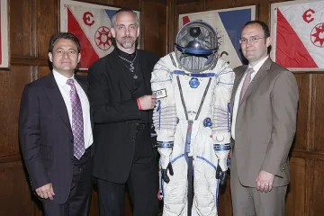 Космосът обедини милиардери в "Planetary Resources"