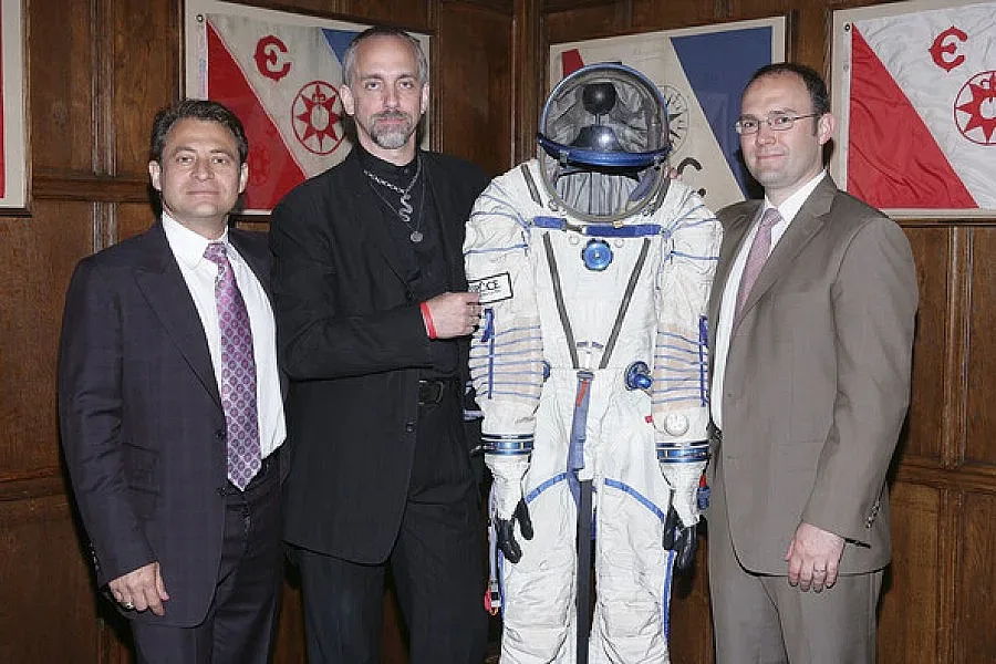 Космосът обедини милиардери в "Planetary Resources"