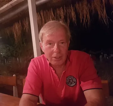 ЧРД, "Стандарт": Пазя за дъщеря ми копия от първите проби на синия вестник