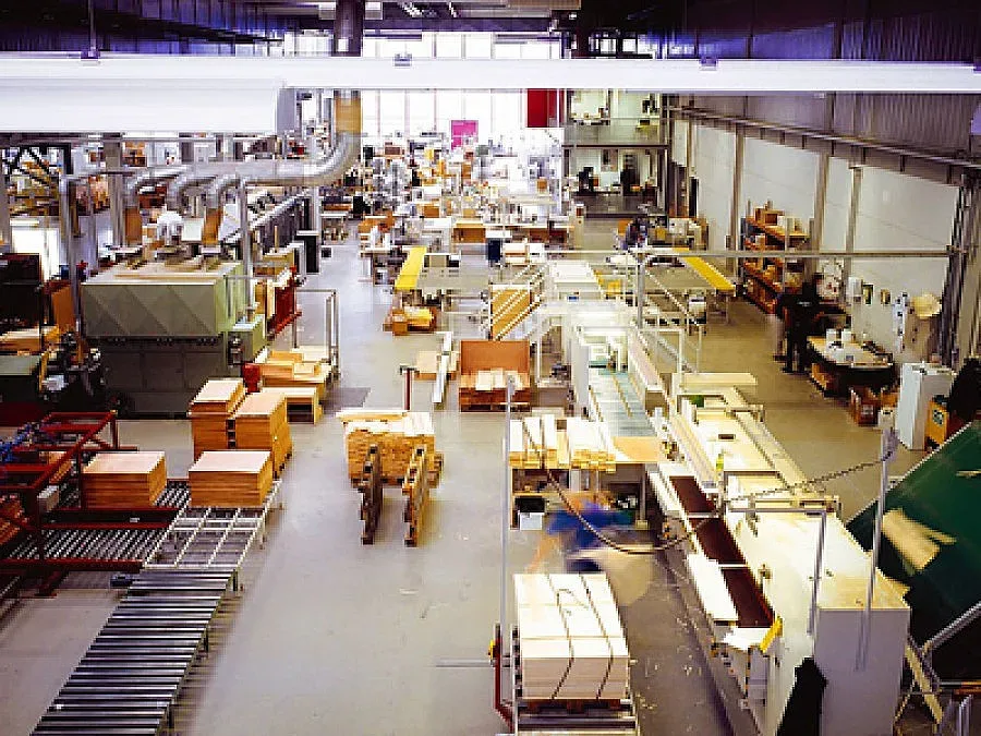 Заводите с 3,6% повече продукция