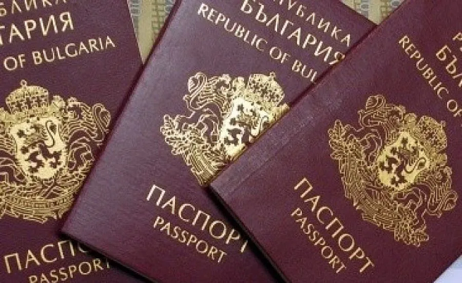 МВнР предлага 10-годишен срок за паспортите