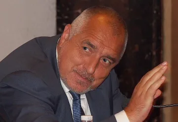 Премиерът метафорично: Яйцата на грабливите птици се люпят в България