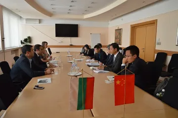 Каним китайци в „София Тех Парк"