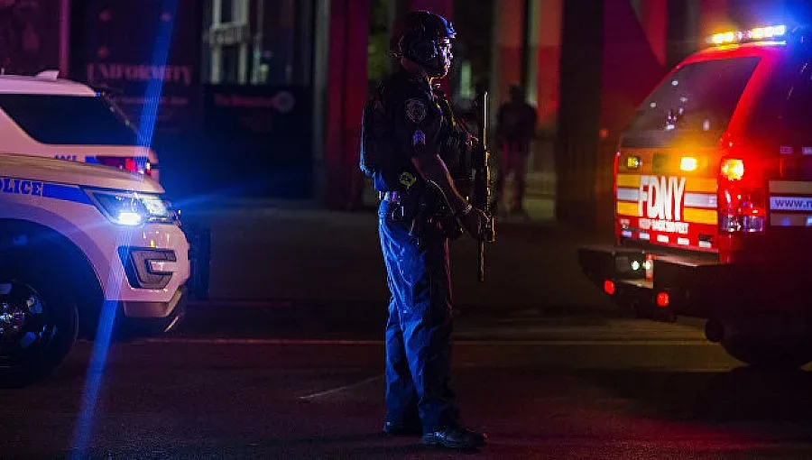 В САЩ е евакуиран града след дерайлирането на влак с опасни химикали