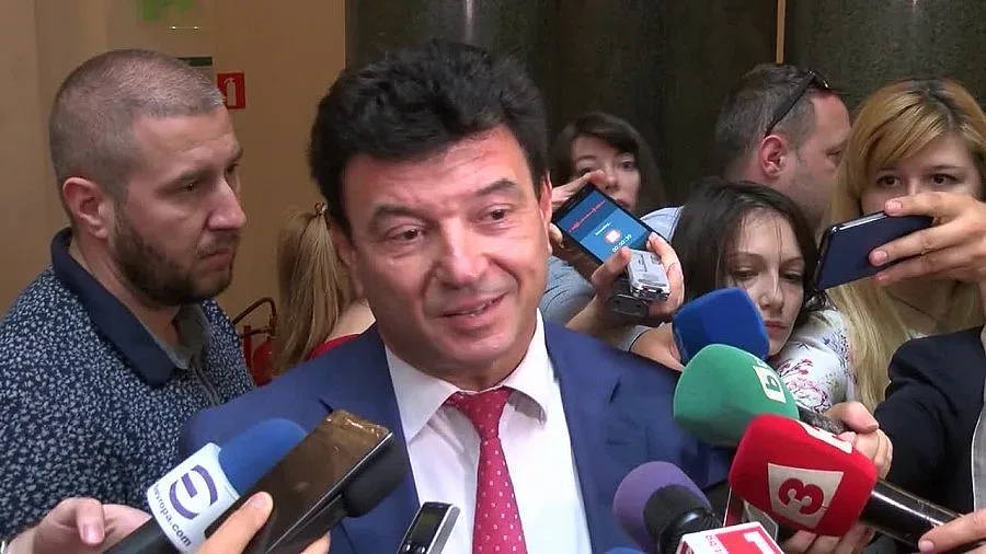 Отстраниха от длъжност дясната ръка на Живко Суджука