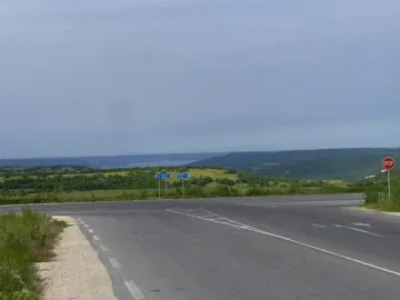 "Ленд Роувър" уби тракторист край Варна