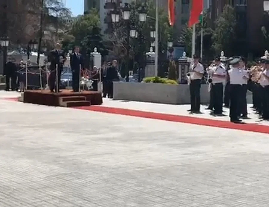 Посрещнаха Борисов с почести и червен килим в Скопие /ОБНОВЕНА/