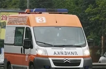 Тийнейджър блъсна с автомобил 3-годишно дете