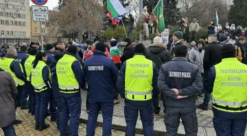 Двама задържани на протеста на "Възраждане"