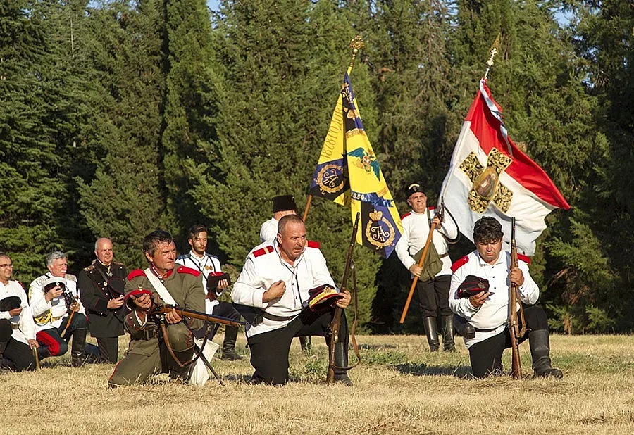 150 души възкресиха боевете за Стара Загора
