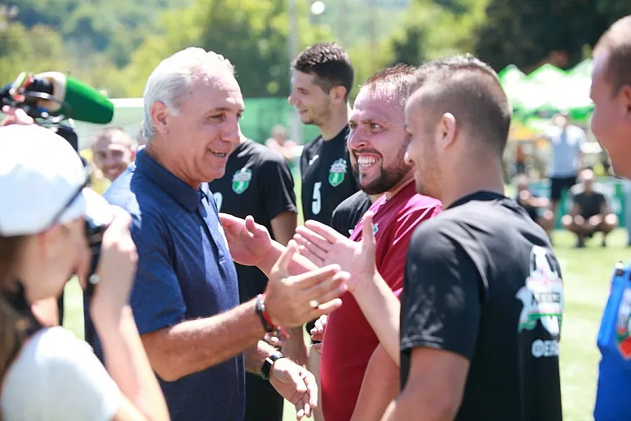 Стоичков награди регионални шампиони на Фен Купа 2017