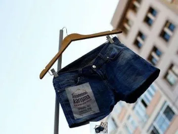 Туркини протестират, искат си късите гащи