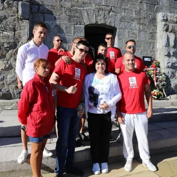 Нинова даде купа и медали на Шипка