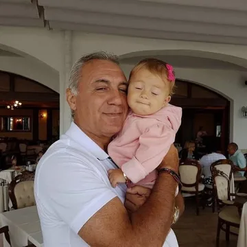 Камата показа внучката